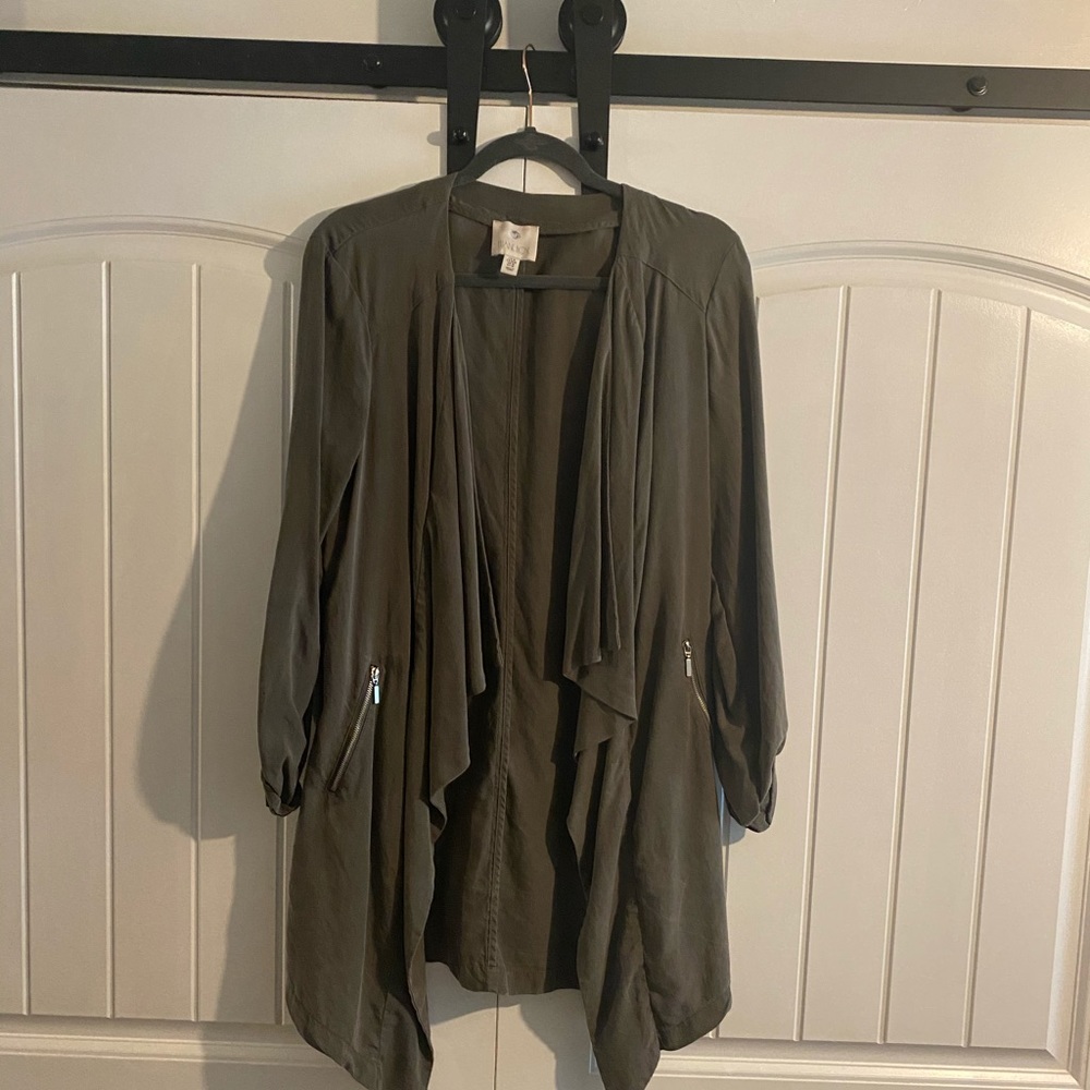 Green cardigan/jacket